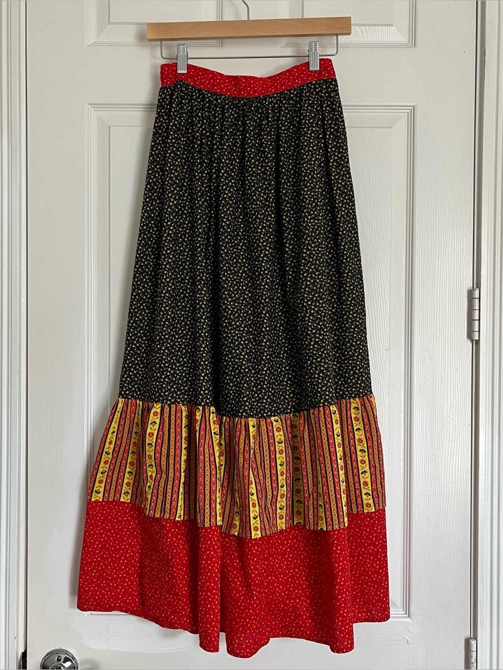 1970s Floral Prairie Skirt